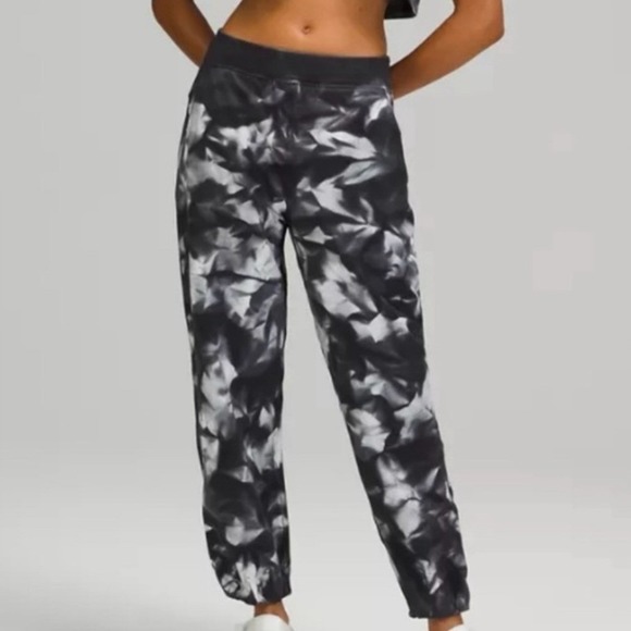 lululemon athletica Pants - Lululemon LA Tapered Leg Jogger, Deep Coal Wave Wash, Size 8/10, Atheisure, Yoga